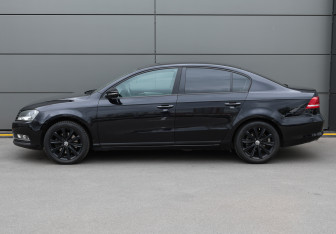 Подержанный автомобиль Volkswagen Passat Sedan 2011 года (8 фото)