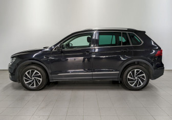 Подержанный автомобиль Volkswagen Tiguan 2018 года (8 фото)
