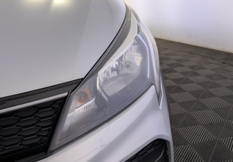 Подержанный автомобиль Kia Rio Hatchback 2021 года (10 фото)