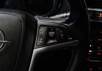 Подержанный автомобиль Opel Mokka 2013 года (14 фото)