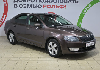 Подержанный автомобиль Skoda Octavia Liftback 2014 года (3 фото)