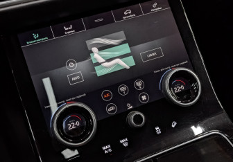 Подержанный автомобиль Land Rover Range Rover Velar 2018 года (20 фото)