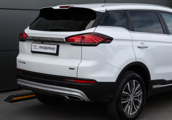 Подержанный автомобиль Geely Atlas Pro 2023 года (24 фото)