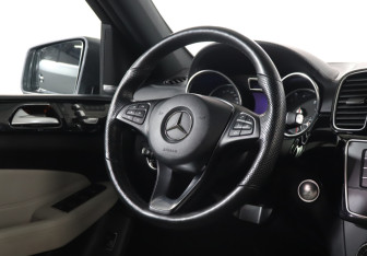 Подержанный автомобиль Mercedes-Benz GLE 2018 года (15 фото)
