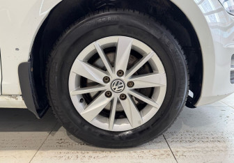 Подержанный автомобиль Volkswagen Golf Hatchback 2014 года (18 фото)