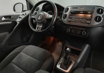 Подержанный автомобиль Volkswagen Tiguan 2012 года (9 фото)