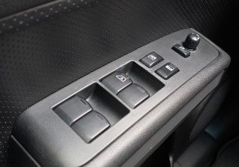 Подержанный автомобиль Nissan X-Trail 2010 года (15 фото)