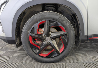 Подержанный автомобиль Omoda C5 2023 года (12 фото)