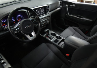 Подержанный автомобиль Kia Sportage 2019 года (8 фото)