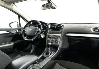Подержанный автомобиль Citroen C4 Sedan 2016 года (5 фото)