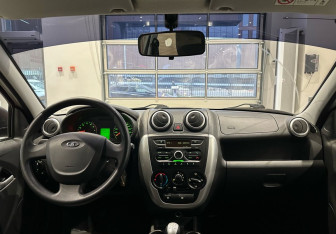 Подержанный автомобиль LADA (ВАЗ) Granta Liftback 2017 года (15 фото)