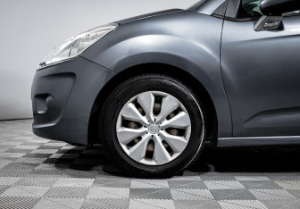 Подержанный автомобиль Citroen C3 Hatchback 2011 года (14 фото)