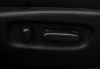 Подержанный автомобиль Toyota Highlander 2011 года (8 фото)