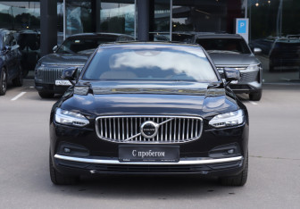 Подержанный автомобиль Volvo S90 2021 года (2 фото)