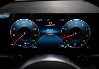 Подержанный автомобиль Mercedes-Benz GLB 2020 года (13 фото)