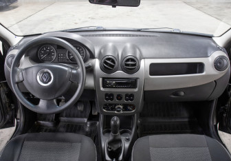 Подержанный автомобиль Renault Logan Sedan 2011 года (14 фото)