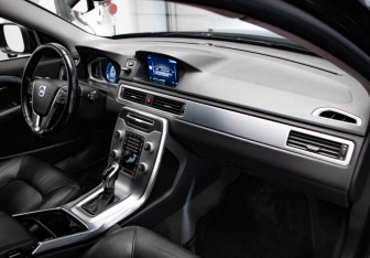 Подержанный автомобиль Volvo XC70 2014 года (24 фото)