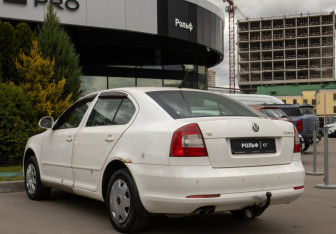 Подержанный автомобиль Skoda Octavia Liftback 2011 года (5 фото)