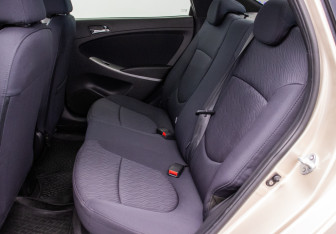 Подержанный автомобиль Hyundai Accent Sedan 2011 года (11 фото)