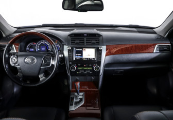 Подержанный автомобиль Toyota Camry Sedan 2012 года (13 фото)