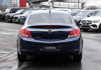 Подержанный автомобиль Opel Insignia Liftback 2013 года (6 фото)