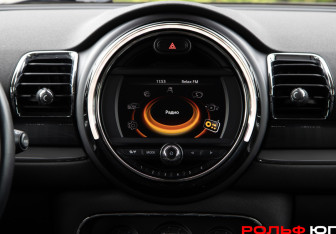 Подержанный автомобиль MINI Clubman Wagon 2017 года (13 фото)