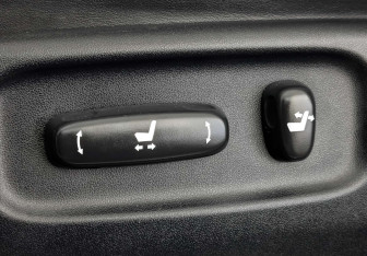 Подержанный автомобиль Toyota Land Cruiser Suv 2015 года (26 фото)