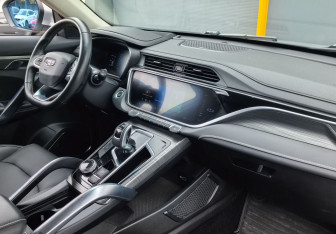 Подержанный автомобиль Geely Atlas Pro 2021 года (10 фото)