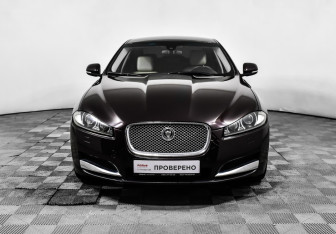 Подержанный автомобиль Jaguar XF Sedan 2011 года (2 фото)