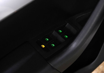 Подержанный автомобиль Skoda Octavia Liftback 2014 года (15 фото)