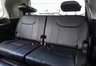 Подержанный автомобиль Lexus LX 2013 года (12 фото)