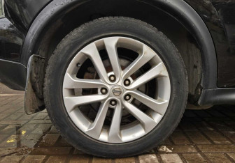 Подержанный автомобиль Nissan Juke 2012 года (14 фото)