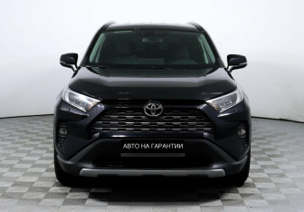 Подержанный автомобиль Toyota RAV4 2019 года (2 фото)