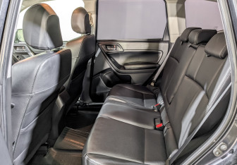 Подержанный автомобиль Subaru Forester Suv 2013 года (12 фото)