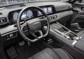 Подержанный автомобиль Jaecoo J8 2024 года (16 фото)