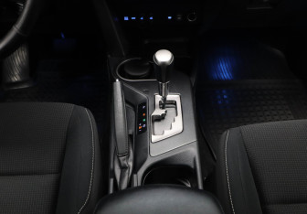 Подержанный автомобиль Toyota RAV4 2018 года (9 фото)