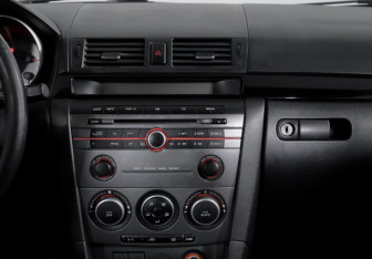 Подержанный автомобиль Mazda 3 Hatchback 2007 года (12 фото)