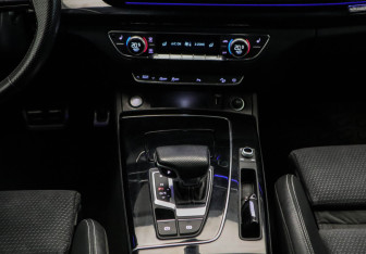 Подержанный автомобиль Audi Q5 2021 года (8 фото)