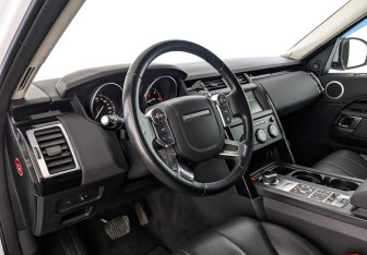 Подержанный автомобиль Land Rover Discovery 2018 года (15 фото)