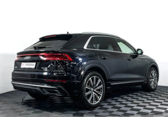 Подержанный автомобиль Audi Q8 2018 года (5 фото)
