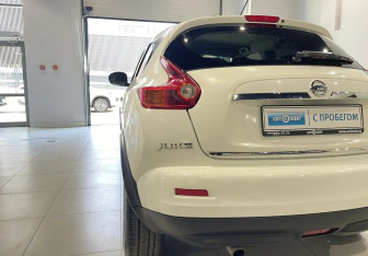 Подержанный автомобиль Nissan Juke 2011 года (8 фото)