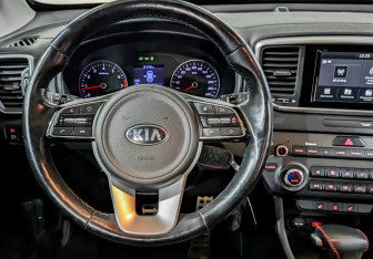 Подержанный автомобиль Kia Sportage 2018 года (22 фото)