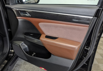 Подержанный автомобиль GAC GS8 2020 года (25 фото)