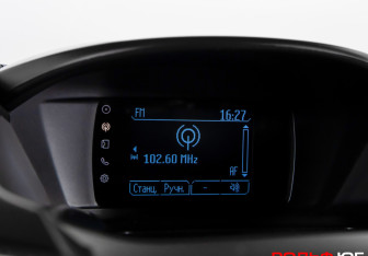 Подержанный автомобиль Ford Kuga 2014 года (15 фото)