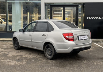 Подержанный автомобиль LADA (ВАЗ) Granta Sedan 2020 года (7 фото)