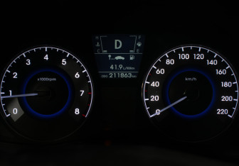 Подержанный автомобиль Hyundai Solaris Sedan 2013 года (12 фото)