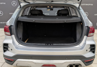 Подержанный автомобиль Kia Rio Hatchback 2021 года (10 фото)