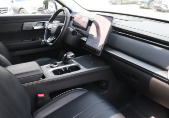 Подержанный автомобиль Jaecoo J7 2024 года (9 фото)