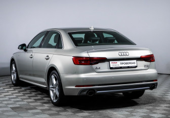 Подержанный автомобиль Audi A4 Sedan 2017 года (7 фото)