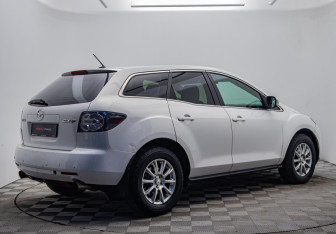 Подержанный автомобиль Mazda CX-7 2008 года (5 фото)